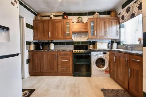 3 bedroom semi-detached house for sale, Plains Avenue, Maidstone