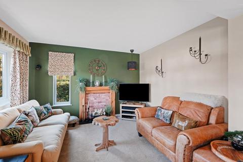 10 Froxmere Road, Crowle, Worcester, WR7 4AU