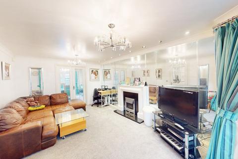 4 bedroom detached house to rent, Madison Park, Westhoughton, BL5