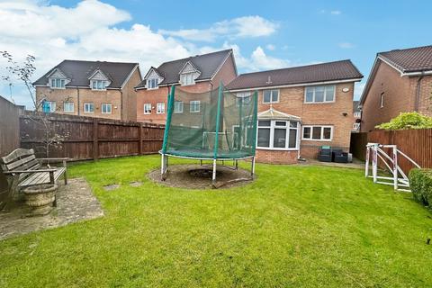 4 bedroom detached house to rent, Madison Park, Westhoughton, BL5