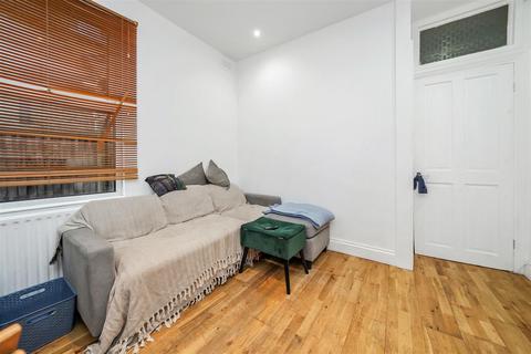 2 bedroom apartment for sale, Harpenden Road, London E12