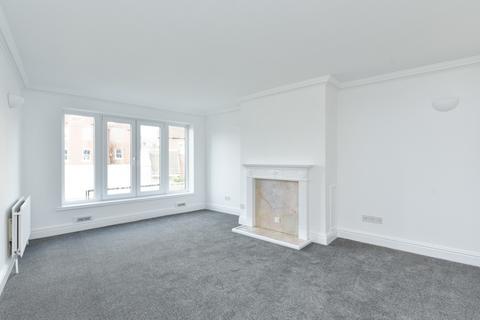 2 bedroom apartment to rent, Castle Row