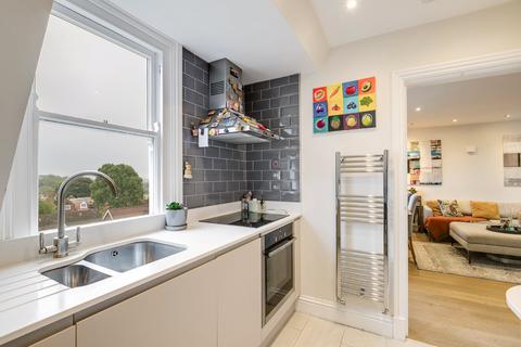 2 bedroom apartment for sale, Rosslyn Hill, London