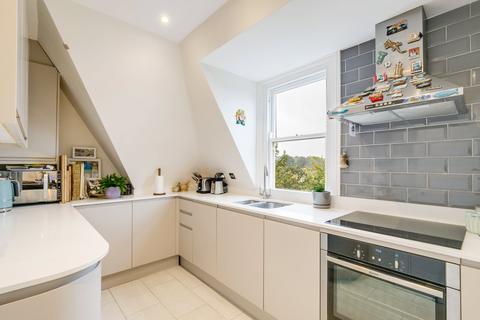 2 bedroom apartment for sale, Rosslyn Hill, London