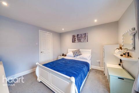 2 bedroom end of terrace house for sale, Station Road, Southminster