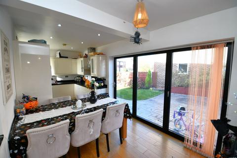 4 bedroom semi-detached house for sale, Orient Road, Salford, M6