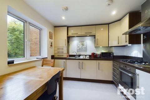 2 bedroom apartment for sale, Meadow Croft, Bowes Road, Staines-Upon-Thames, Surrey, TW18