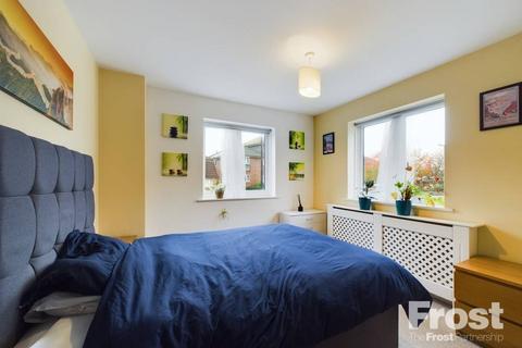 2 bedroom apartment for sale, Meadow Croft, Bowes Road, Staines-Upon-Thames, Surrey, TW18