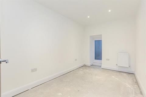 1 bedroom flat for sale, Mitcham Road, London SW17