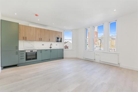 2 bedroom flat for sale, Mitcham Road, London SW17