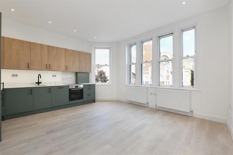 1 bedroom flat for sale, Mitcham Road, London SW17