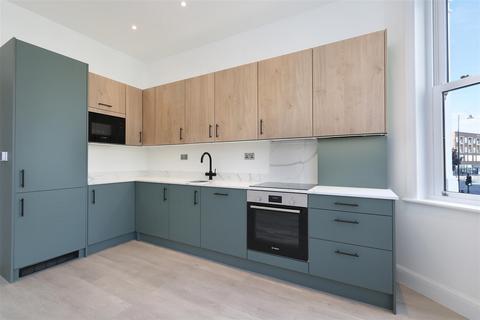 1 bedroom flat for sale, Mitcham Road, London SW17