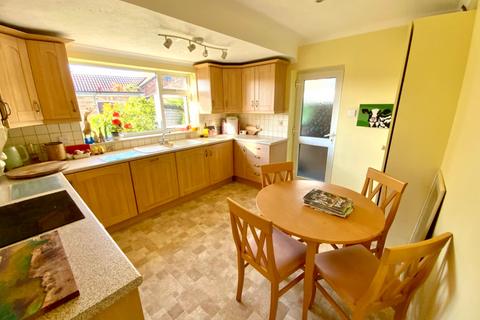 3 bedroom detached bungalow for sale, The Broadway, Norton, NN11 2NG