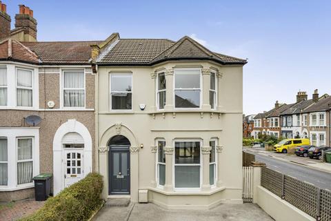 4 bedroom end of terrace house for sale, Arngask Road, Catford