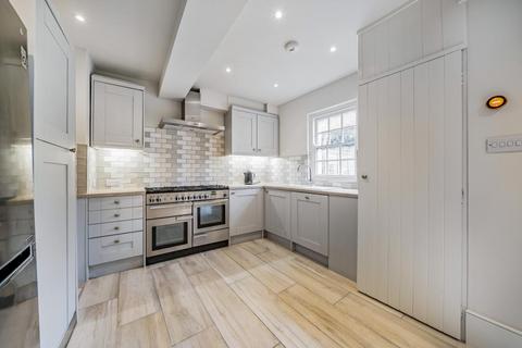 129 Arngask Road, London, SE6 1XZ