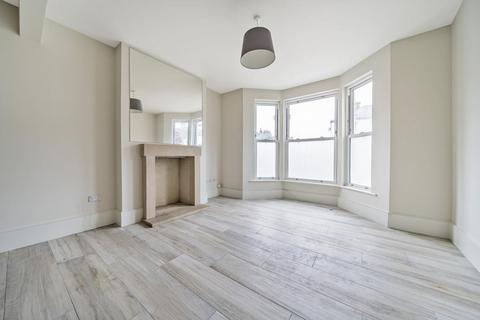 129 Arngask Road, London, SE6 1XZ
