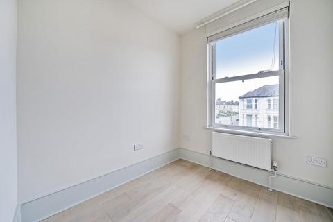 129 Arngask Road, London, SE6 1XZ