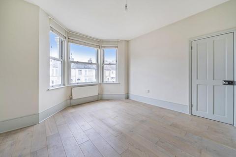 129 Arngask Road, London, SE6 1XZ