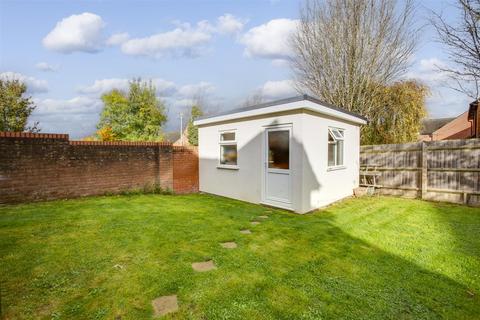 4 bedroom semi-detached house for sale, Eaton Avenue, High Wycombe HP12