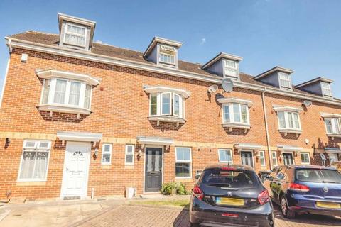 3 bedroom terraced house for sale, Uxbridge Road, Slough, Berkshire, SL2 5NZ