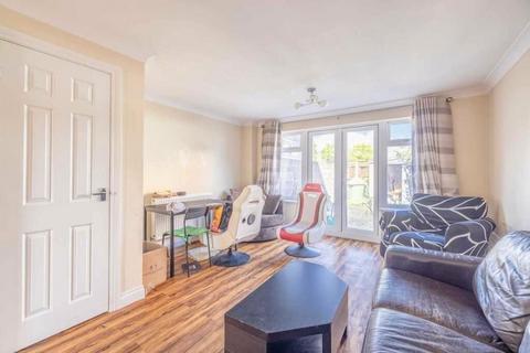 3 bedroom terraced house for sale, Uxbridge Road, Slough, Berkshire, SL2 5NZ