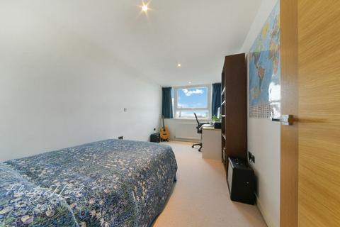 2 bedroom apartment for sale, Mallard Point, Rainhill Way, Bow, E3