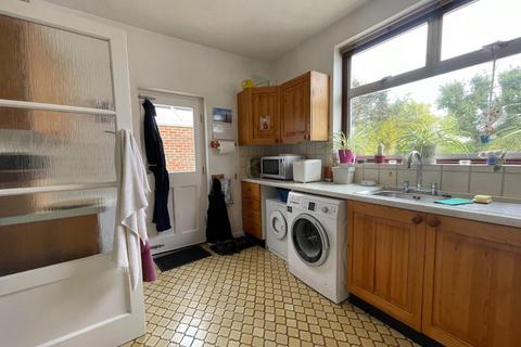 3 bedroom semi-detached house for sale, Oaks Avenue, Worcester Park