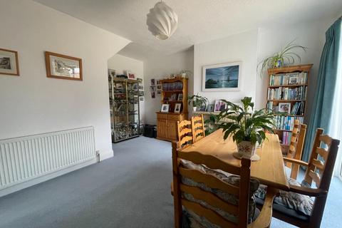 50 Oaks Avenue, Worcester Park, KT4 8XD