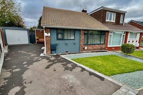 3 bedroom semi-detached bungalow for sale, Ventnor Close, Denton