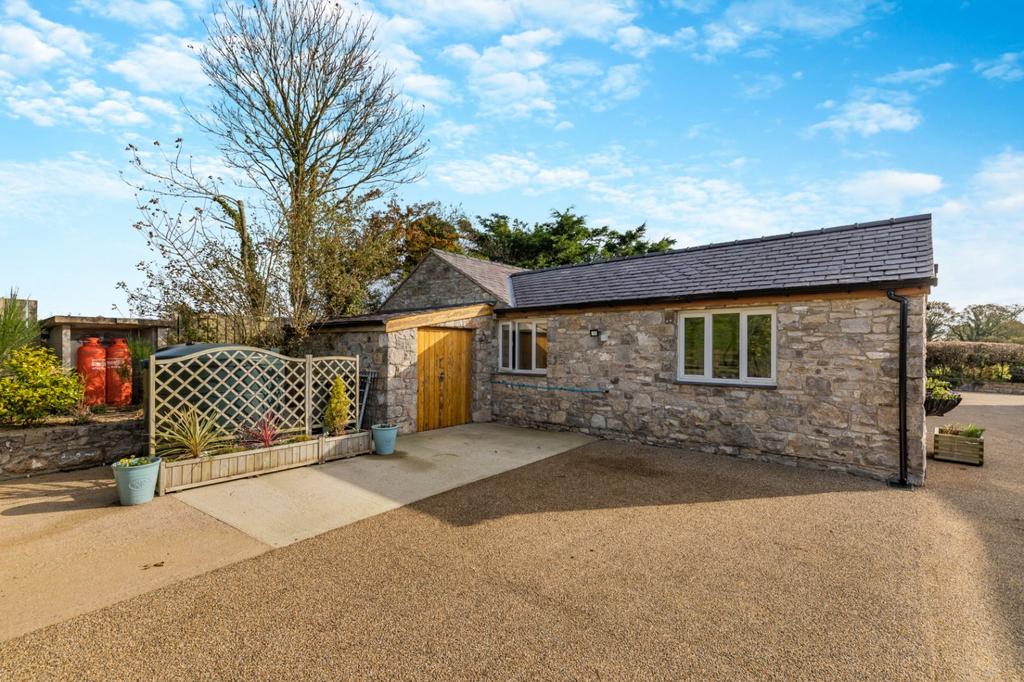 Outbuilding