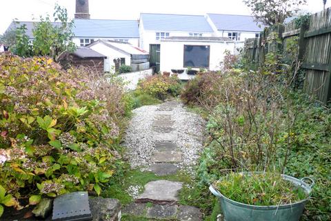 3 bedroom terraced house to rent, Raymond Road, Redruth TR15