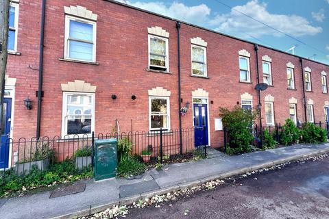 4 bedroom terraced house to rent, Dunalley Parade, Cheltenham GL50