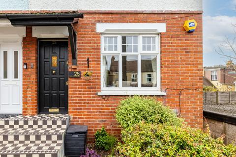 28 Beechwood Gardens, Caterham, CR3 6NH