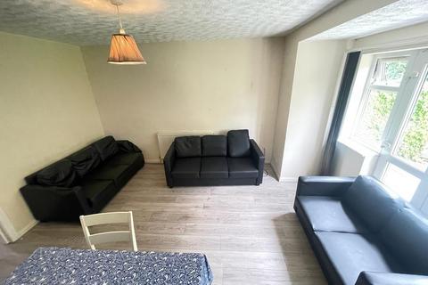 4 bedroom terraced house to rent, Egerton Road, Manchester M14