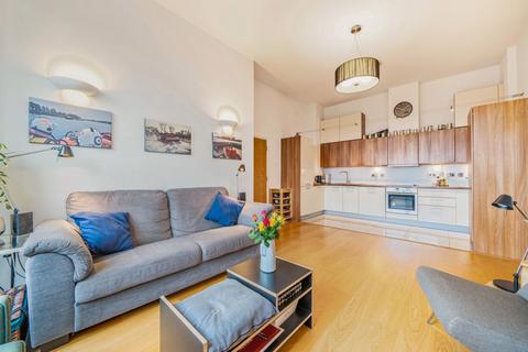 2 bedroom apartment for sale, Larden Road, London