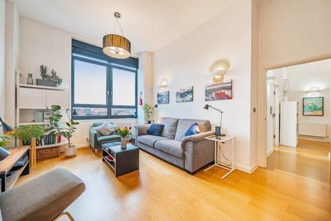 2 bedroom apartment for sale, Larden Road, London