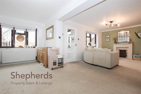 63 Benedictine Gate, Waltham Cross, EN8 0XB