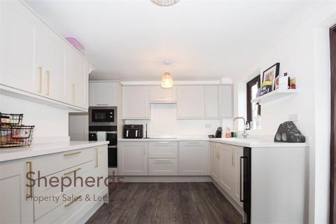 63 Benedictine Gate, Waltham Cross, EN8 0XB
