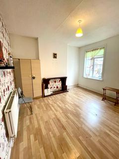 2 bedroom flat to rent, HIGH STREET SOUTH, E6 6EJ