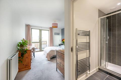 2 bedroom flat for sale, Albion Way, East Ham, London, E6