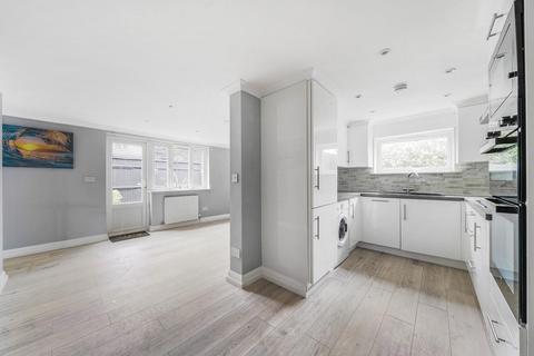 70 Broomfield Road, Beckenham, BR3 3QD
