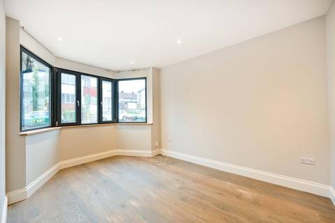 14 Leafield Road, Sutton, SM1 2NH