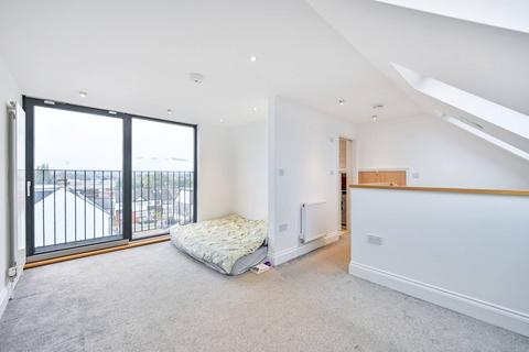 14 Leafield Road, Sutton, SM1 2NH