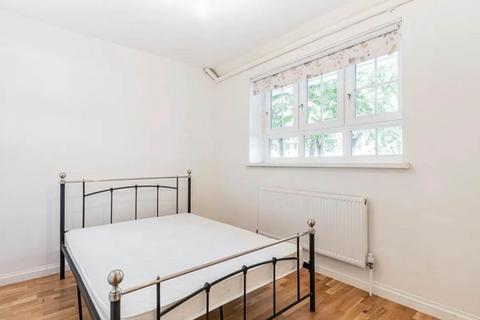 4 bedroom flat to rent, Union Grove, SW8 London