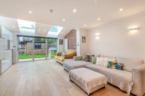 4 bedroom end of terrace house for sale, Stonecross Close, St Albans, Hertfordshire