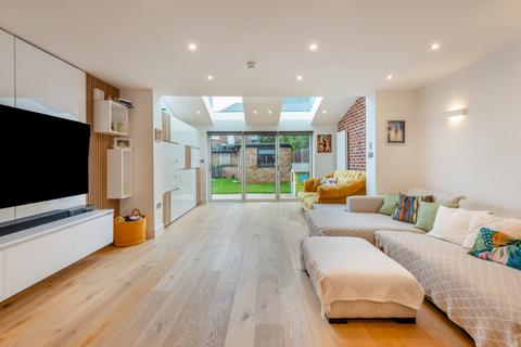 4 bedroom end of terrace house for sale, Stonecross Close, St Albans, Hertfordshire