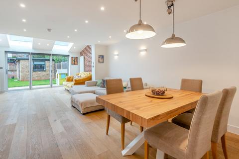 4 bedroom end of terrace house for sale, Stonecross Close, St Albans, Hertfordshire