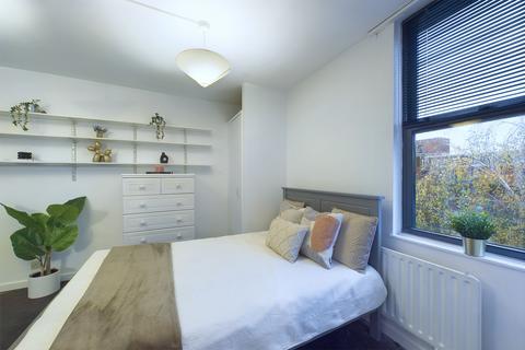 Studio to rent, Priory House, Rampayne Street, Pimlico, London, SW1V