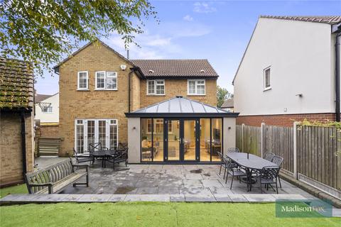 4 bedroom detached house for sale, Ely Place, Essex IG8