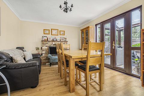 4 Horne Close, Caversfield, Bicester, OX27 8FE